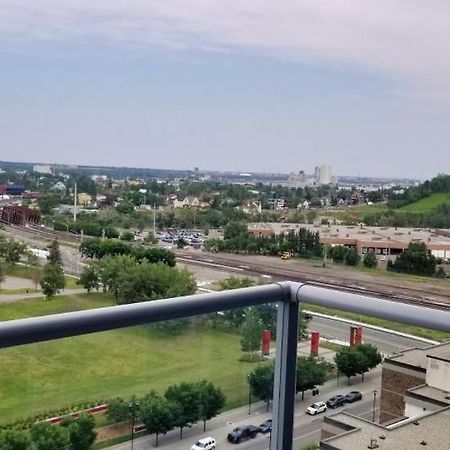 Furnished 1 Bedroom In East Village By Signature Suites Ltd YYC Eksteriør billede