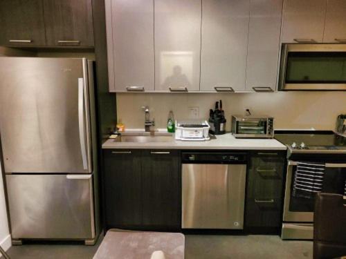 Furnished 1 Bedroom In East Village By Signature Suites Ltd YYC Eksteriør billede