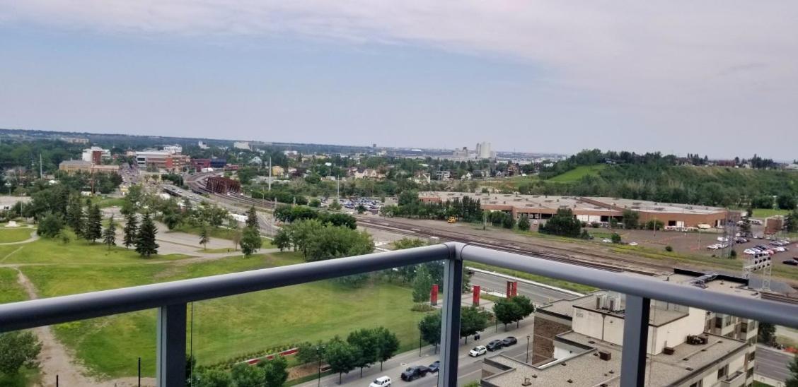 Furnished 1 Bedroom In East Village By Signature Suites Ltd YYC Eksteriør billede