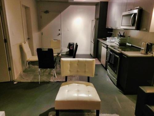 Furnished 1 Bedroom In East Village By Signature Suites Ltd YYC Eksteriør billede